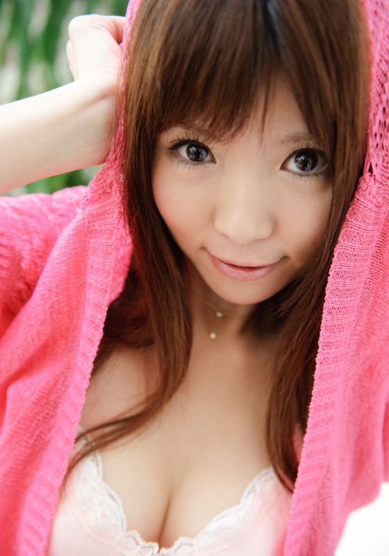 大胸萌妹子高清性感写真