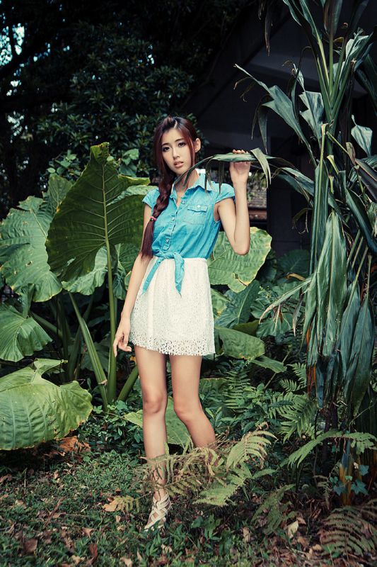 90后清纯可人美女高清户外写真