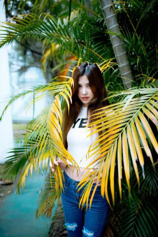 性感长腿美女街拍写真