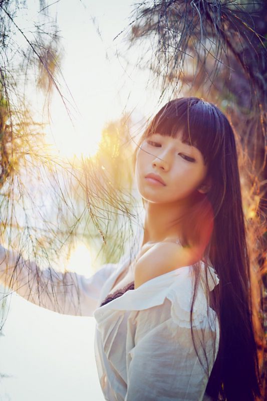小清新校花户外酥胸性感美态私房照