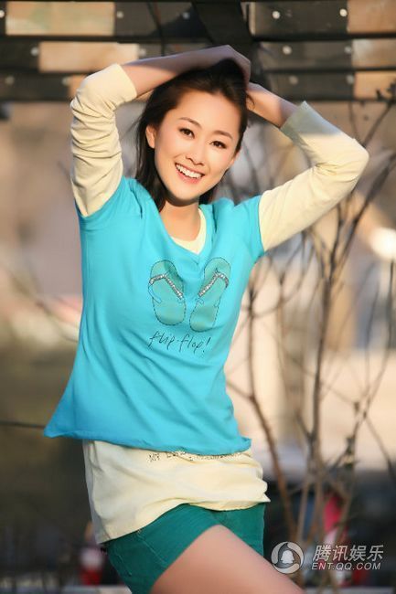 纯美萌妹子李若斯写真