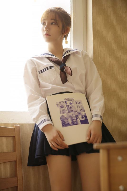 校园女神水手制服风骚丝袜惹火写真