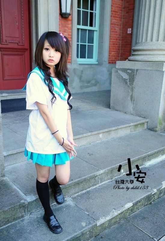 台湾萌妹子校园写真拍摄