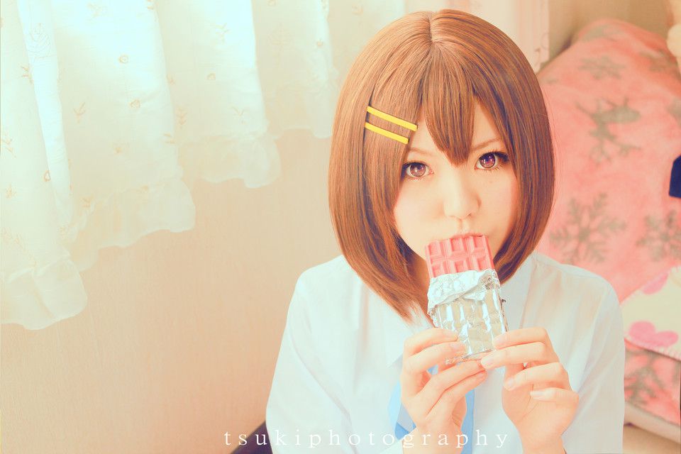 轻音少女cosplay写真显甜美笑容