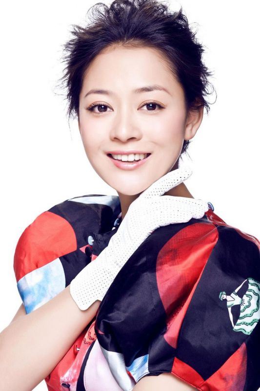 爆乳萌妹子上演私房白色诱惑写真