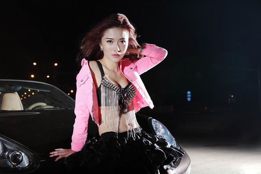 美女明星李艾瑾户外高清写真