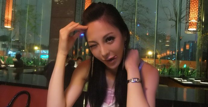大胸美女徐至琦妩媚迷人自拍