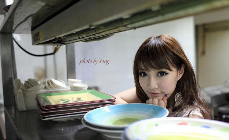 萌妹子厨房女仆装高清写真