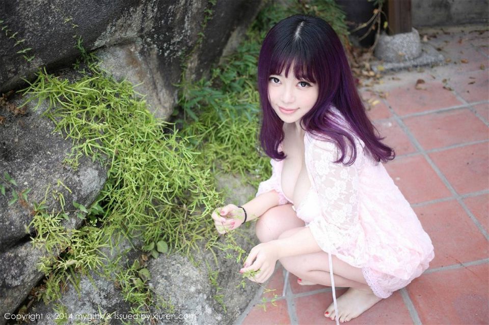 大胸模特刘飞儿性感内衣写真