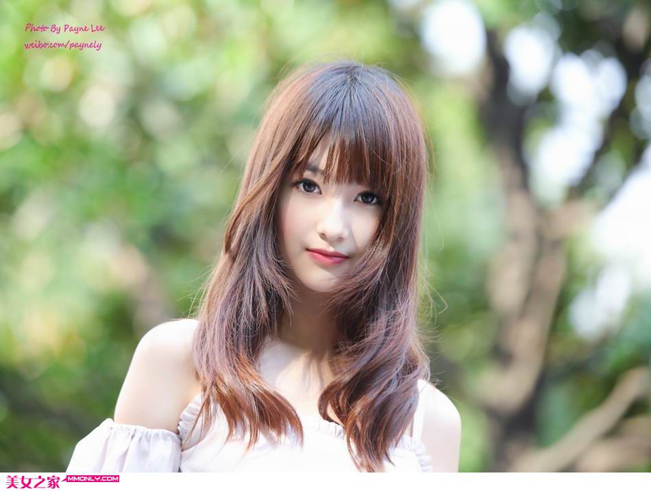 清纯萝莉佳怡演绎夏日柔情