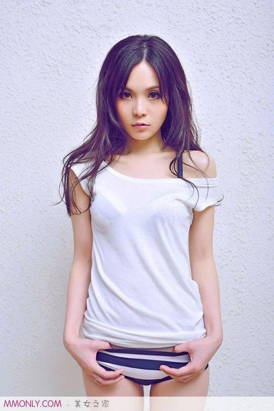 性感美女艾米丽苗条大胸妩媚诱惑大片