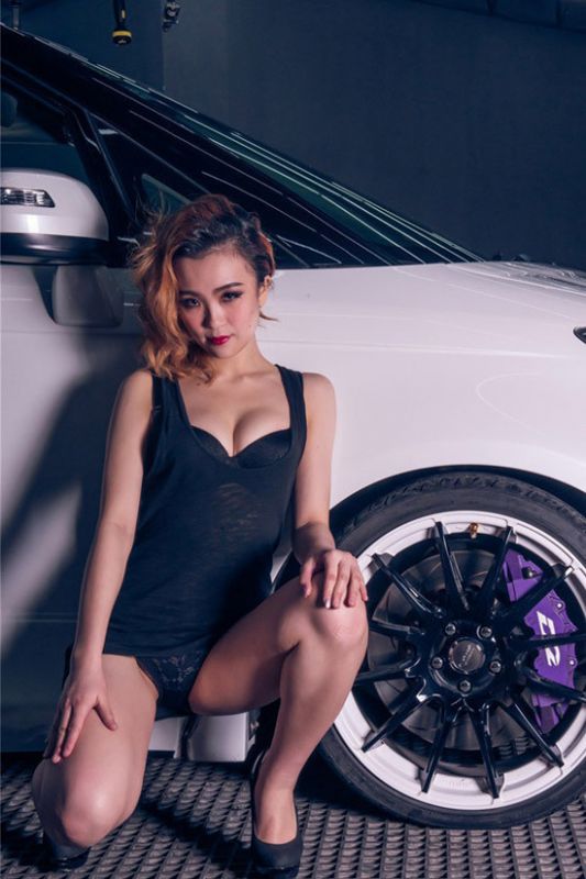 性感车模杨若蕾火辣美臀极致黑色诱惑