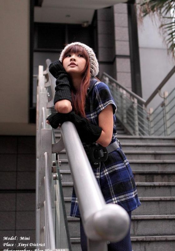 可爱萌妹子冬日清新可人写真