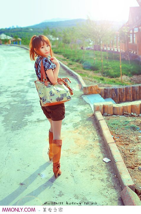 清纯美少女阳光下唯美写真