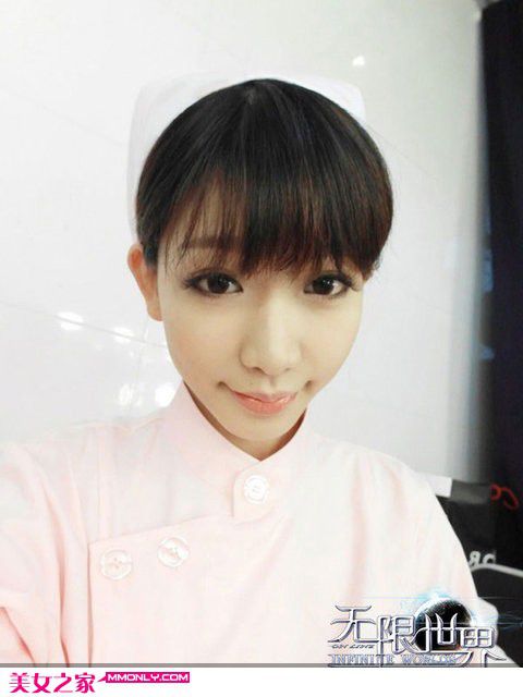 极品美女性感酥胸迷人写真