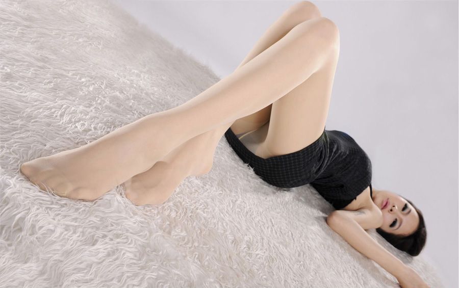 美腿美女雪儿会所火辣身材扣人心弦