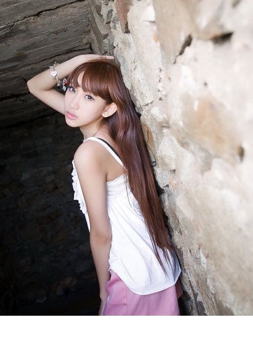 清纯美模谢芷蕙海边迷人写真