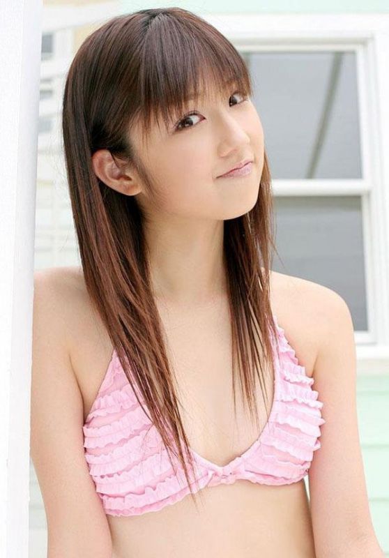 唯美萌妹子可爱迷人室内写真