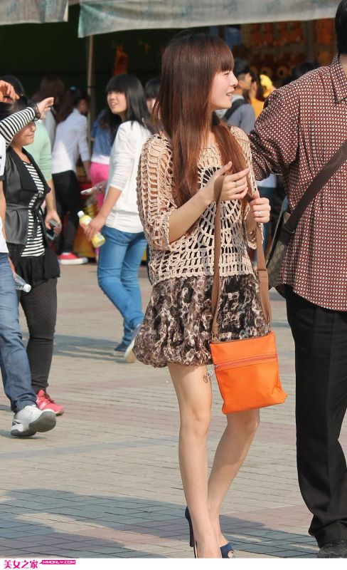街拍短裙美女迷人写真