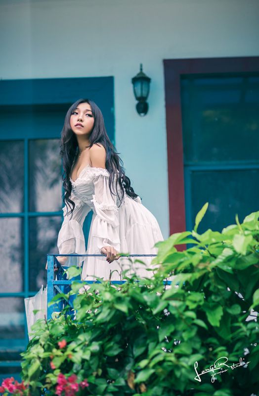 小清新校花美女户外迷人写真