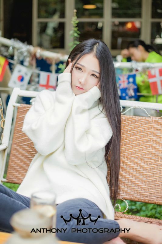 清纯校花唯美户外写真
