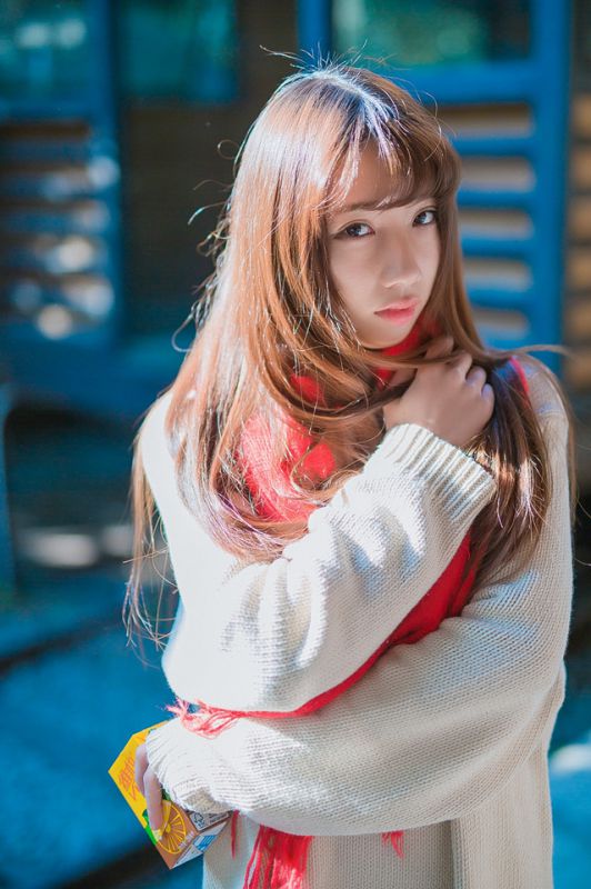 校园清新小美女户外动人写真
