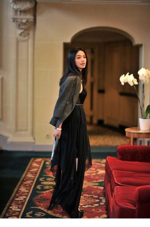 气质女神姚晨巴黎时装街拍合集