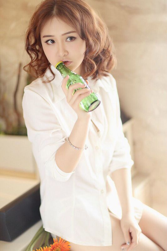 可乐少女私房迷人大胸诱惑
