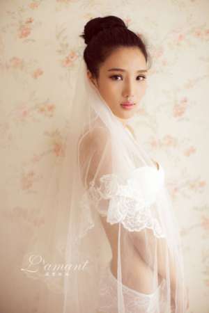 性感婚纱内衣美女私房高清写真