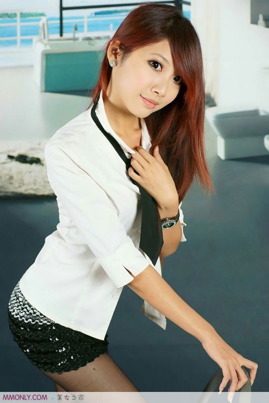 可爱美女性感翘臀迷人写真