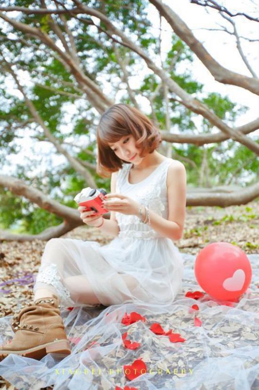 薄纱裙小美女唯美户外迷人写真