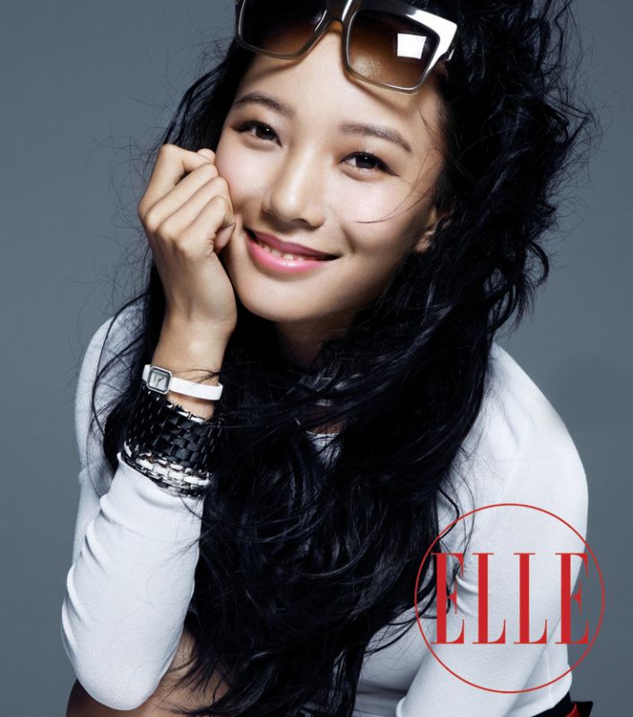 王珞丹登《ELLE》杂志封面写真