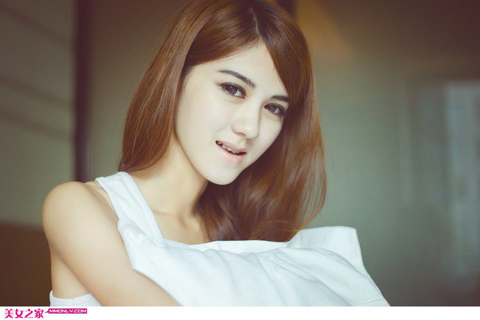 慵懒小美女可爱高清写真