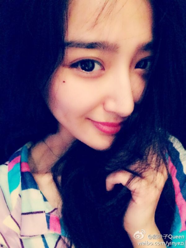 素颜美女殷叶子清新写真图片