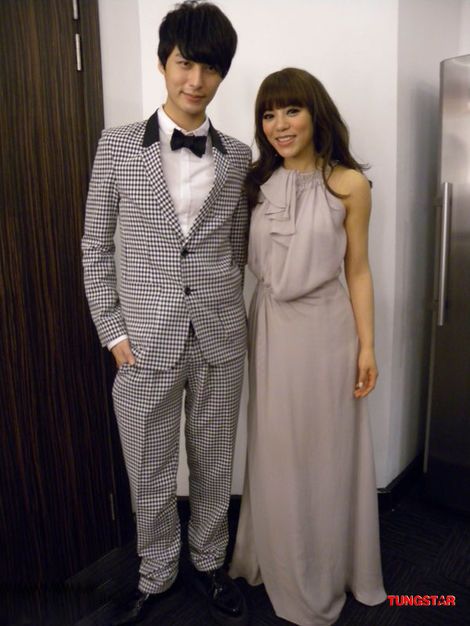 美女丁当颁奖活动现场迷人写真