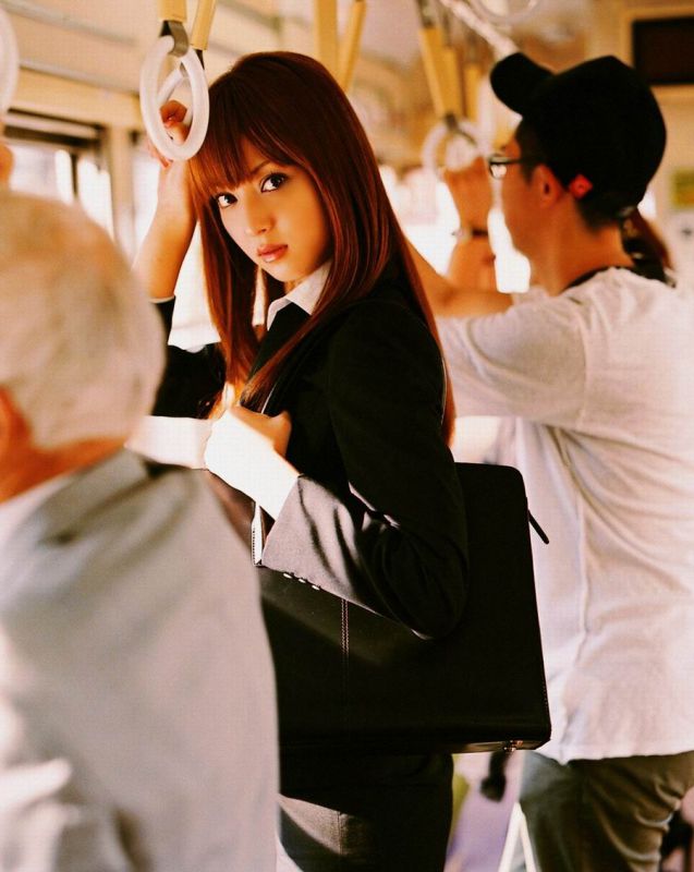 极品美女佐佐木希公车美臀长腿写真