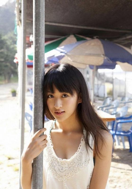 甜美萌妹子户外高清写真