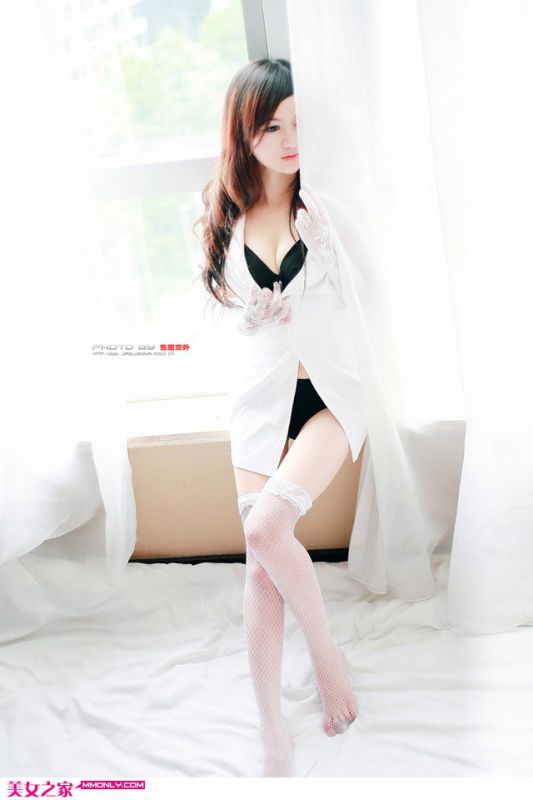 护士制服美女性感诱惑写真