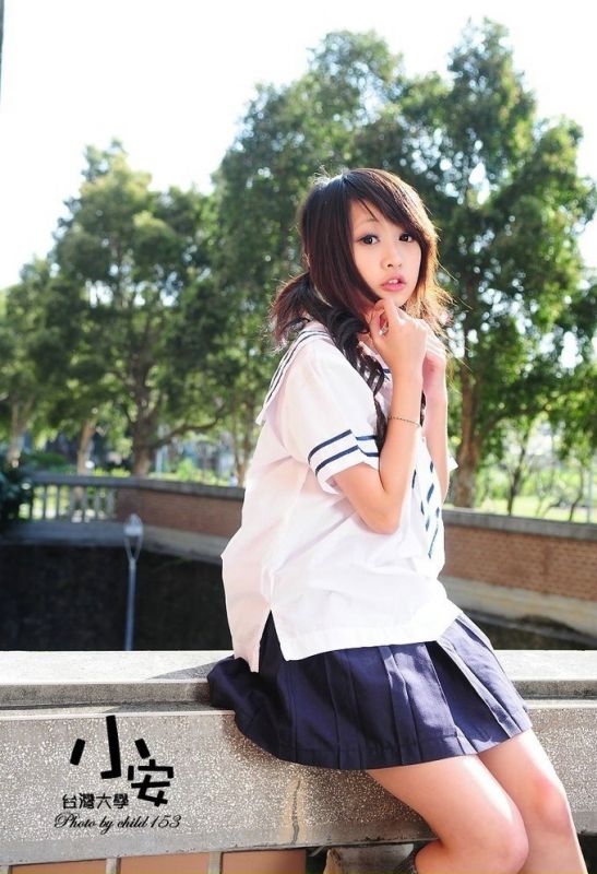 台湾萌妹子校园写真拍摄