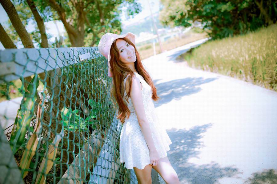 小清新美眉户外唯美写真