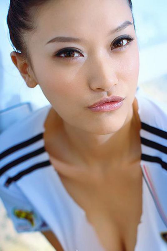 性感足球宝贝徐茜儿完美翘臀写真