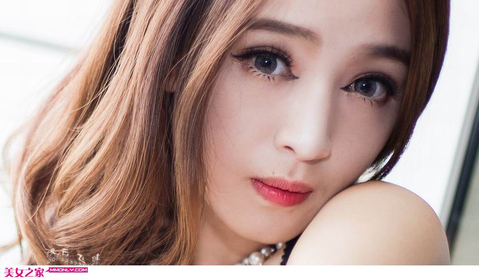 妩媚红唇美女私房写真