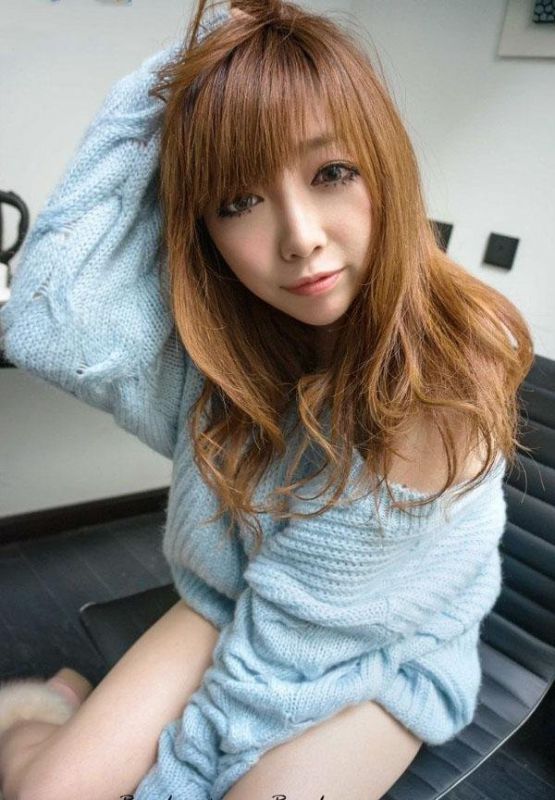 性感可爱萌妹子酥胸迷人写真