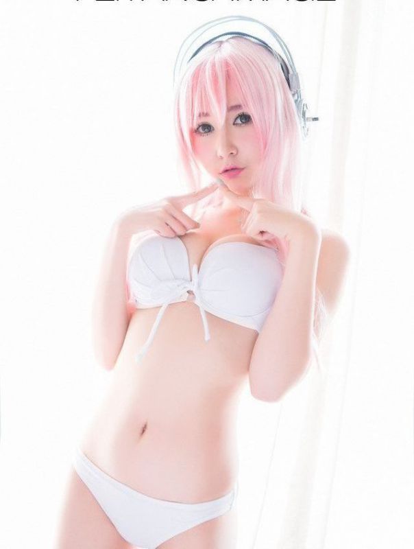清纯迷人萌妹子cosplay粉红女郎