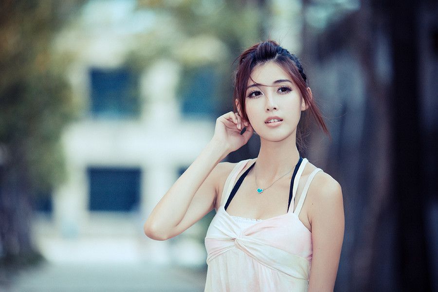 90后清纯可人美女高清户外写真
