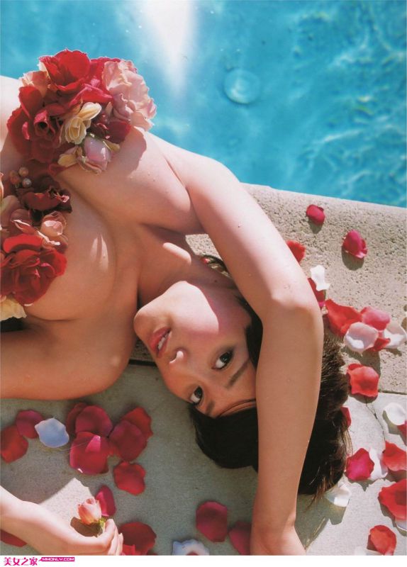 网红美女原干惠泳池秀美臀美腿性感写真