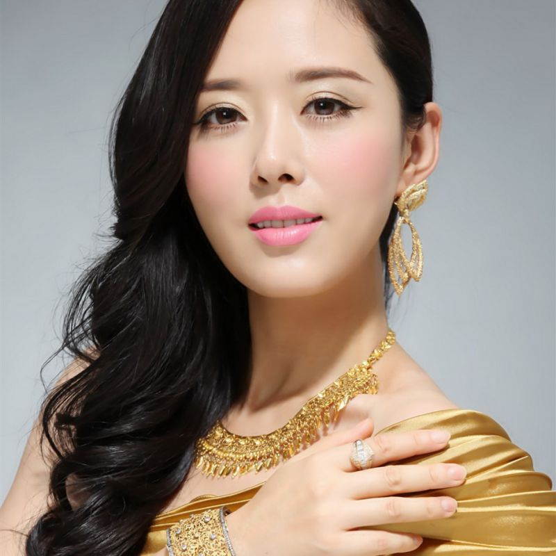 性感御姐莫小棋妩媚写真