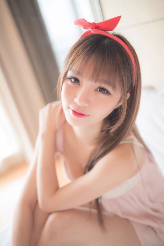 棒棒糖甜美女孩私房爆乳写真