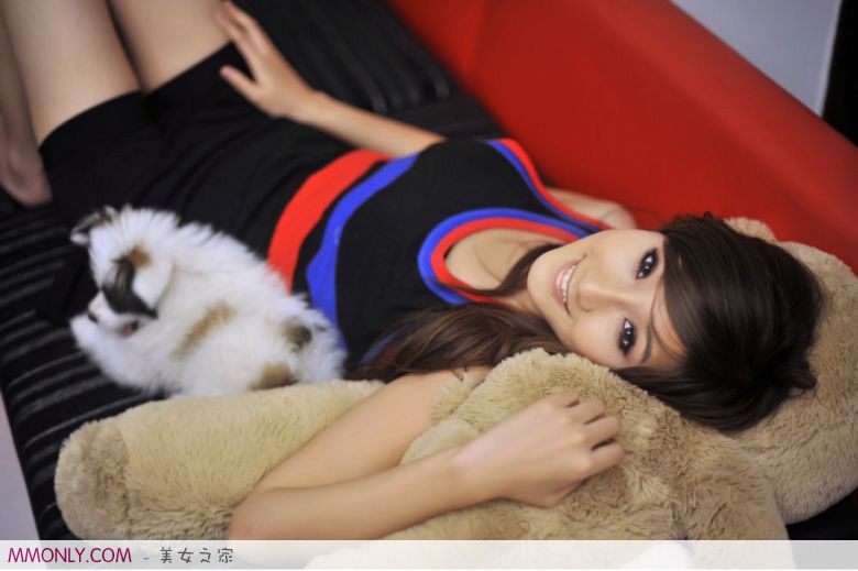 爆乳萌妹子可爱写真