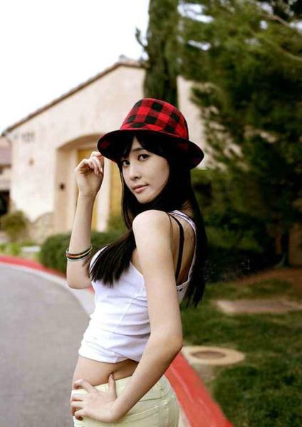 韩国美女李多海甜美写真